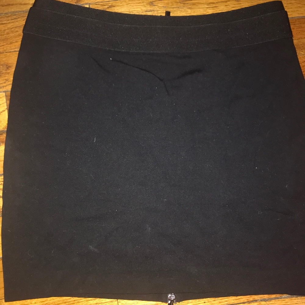 Gorgeous BCBG Maxazria black skirt